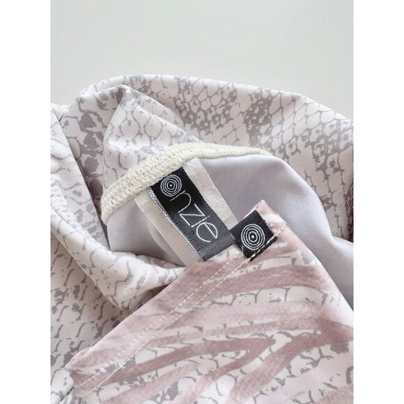 ONZIE Athena Grey White Snake Printed High Rise Ankle Leggings, Size S - Picture 11 of 14